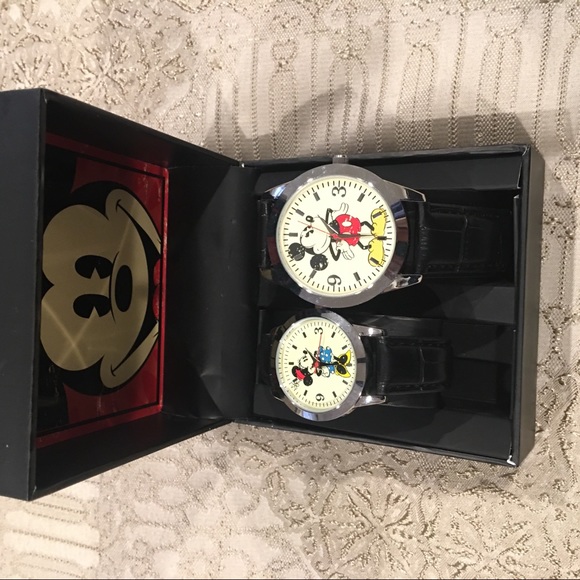 MICKEY MOUSE HIS AND HERS WATCH SET - Picture 2 of 5